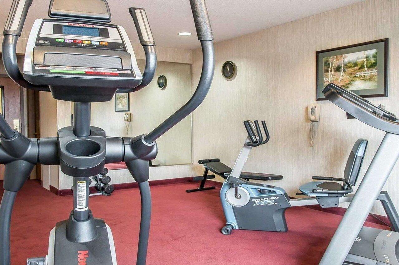 Quality Inn Upper Sandusky Екстериор снимка