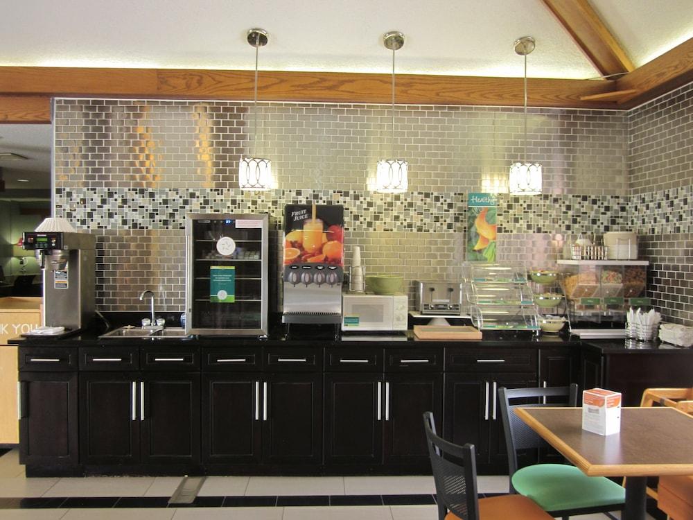 Quality Inn Upper Sandusky Екстериор снимка