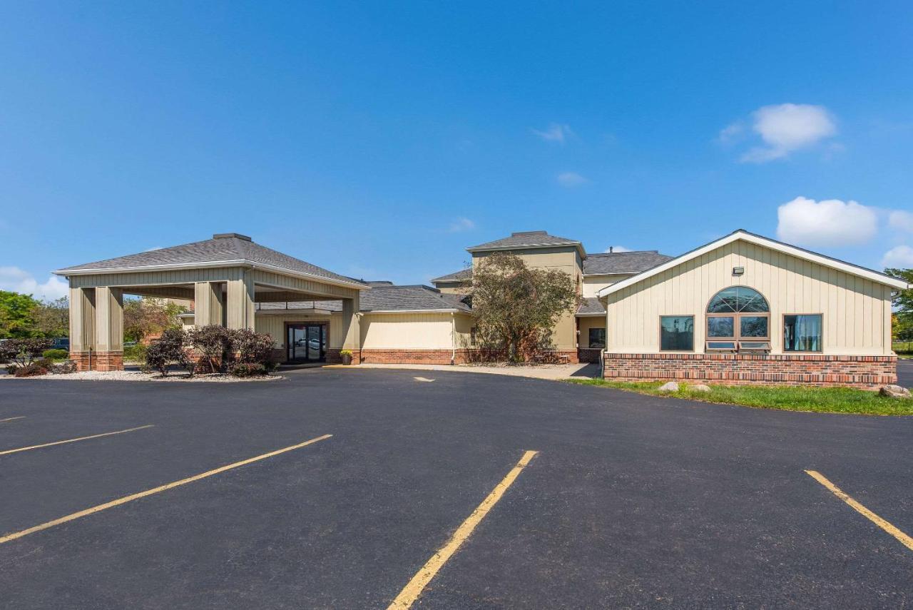 Quality Inn Upper Sandusky Екстериор снимка