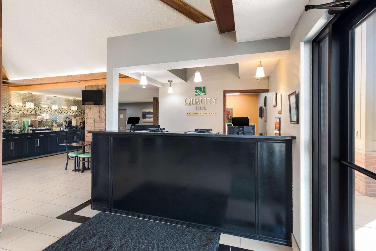 Quality Inn Upper Sandusky Екстериор снимка
