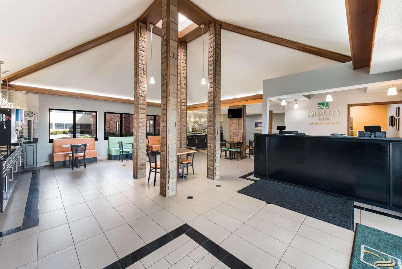 Quality Inn Upper Sandusky Екстериор снимка