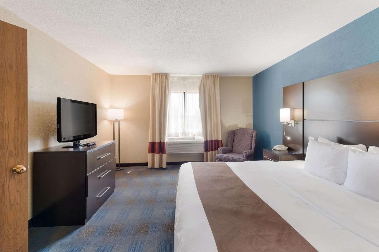 Quality Inn Upper Sandusky Екстериор снимка