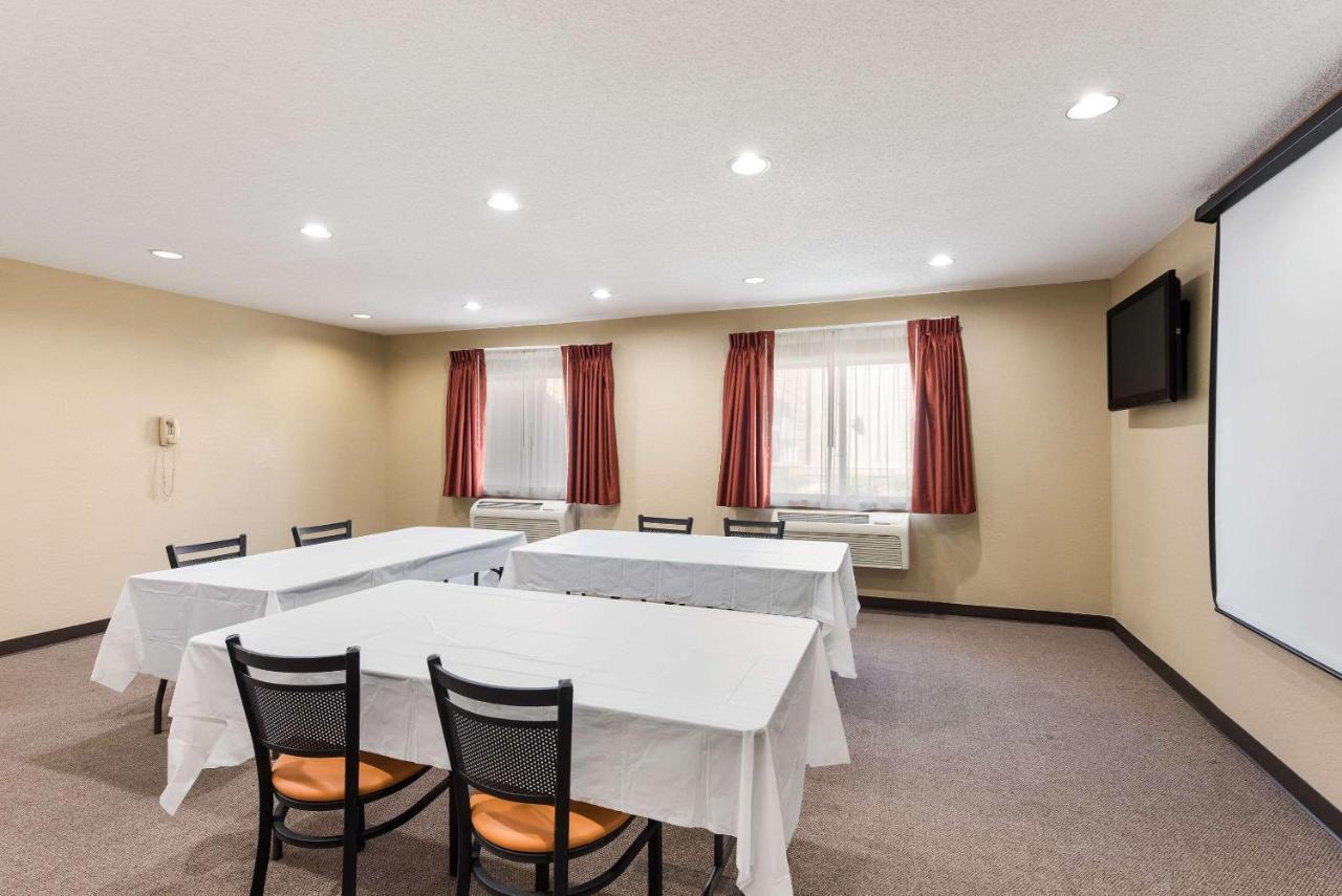 Quality Inn Upper Sandusky Екстериор снимка