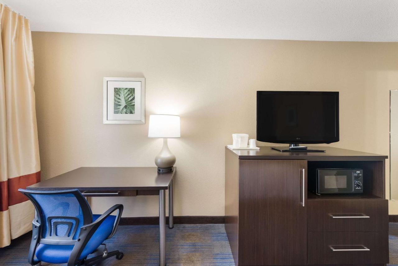 Quality Inn Upper Sandusky Екстериор снимка