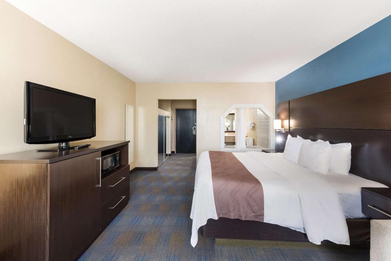 Quality Inn Upper Sandusky Екстериор снимка