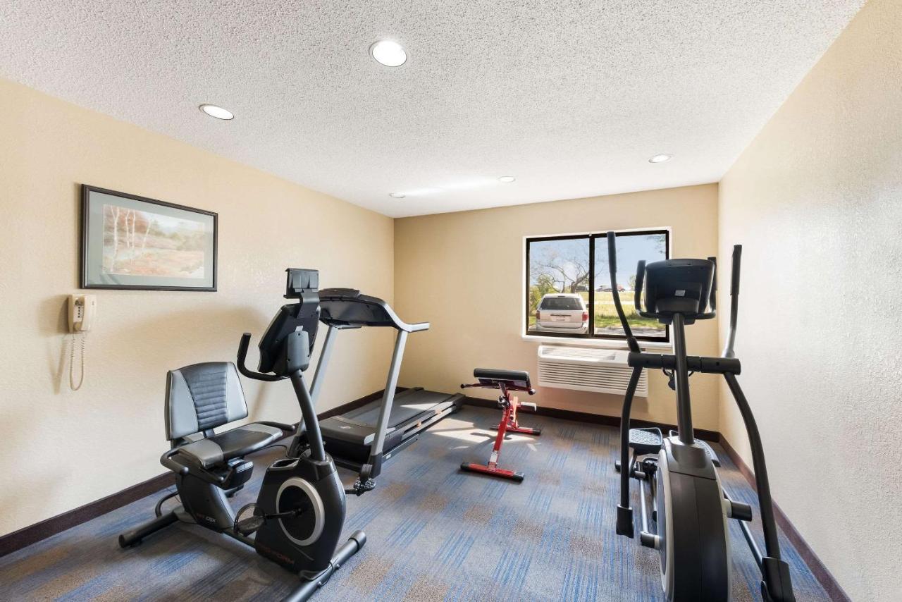 Quality Inn Upper Sandusky Екстериор снимка