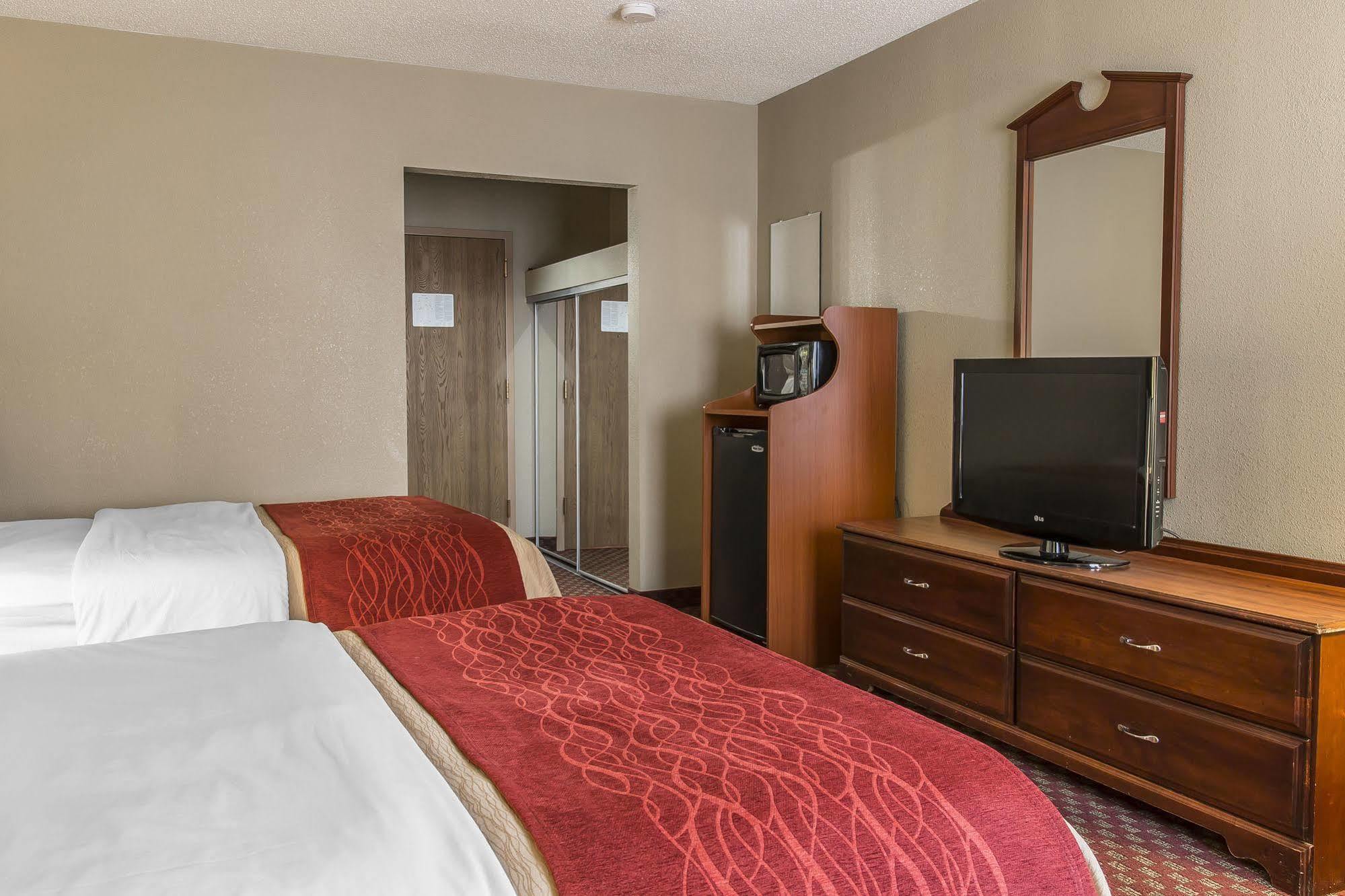 Quality Inn Upper Sandusky Екстериор снимка