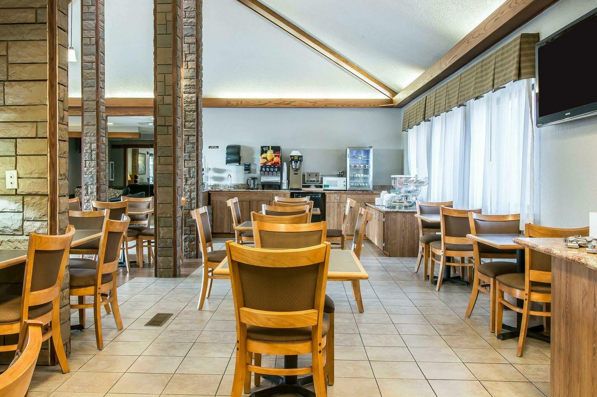 Quality Inn Upper Sandusky Екстериор снимка