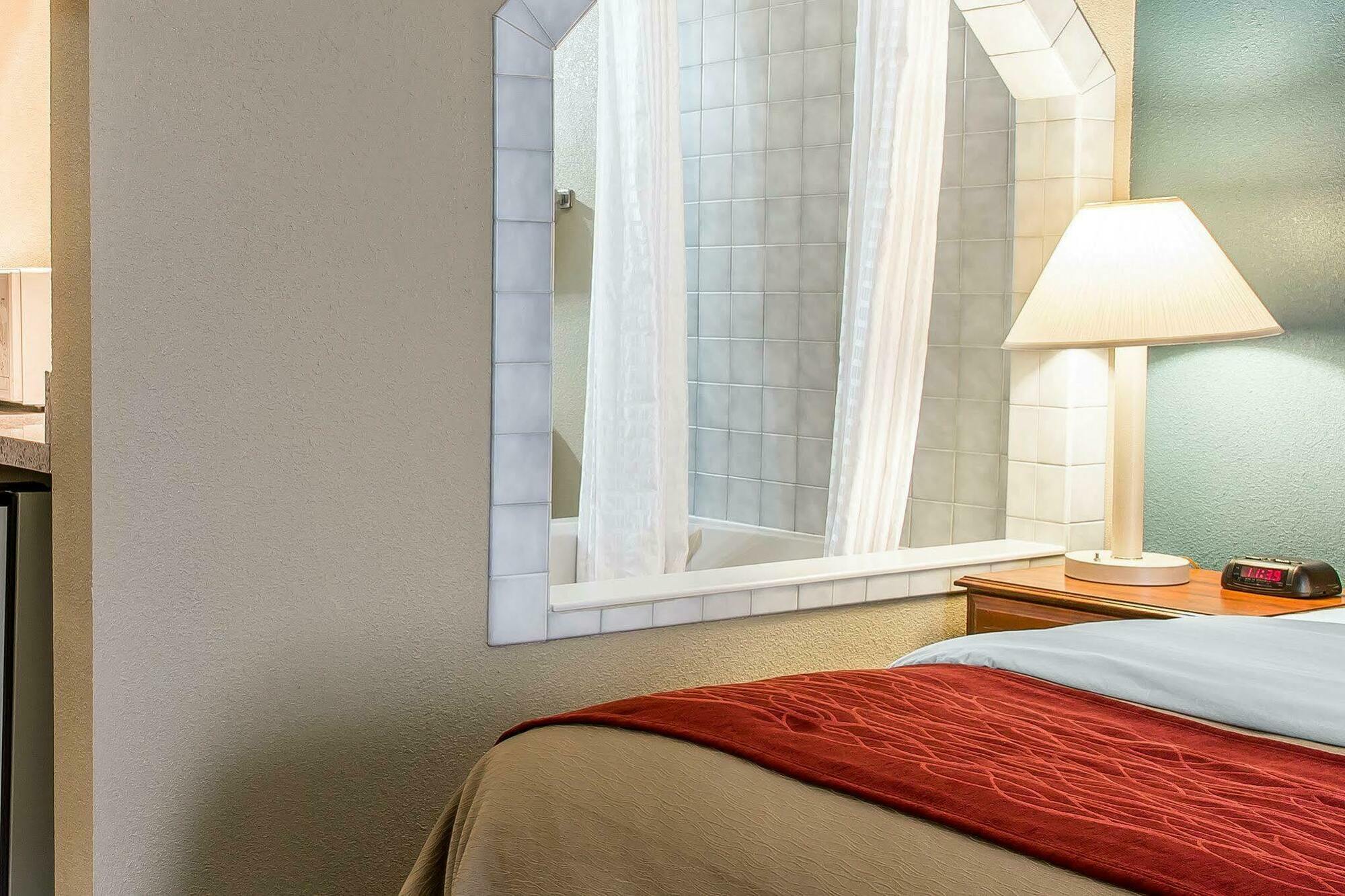 Quality Inn Upper Sandusky Екстериор снимка