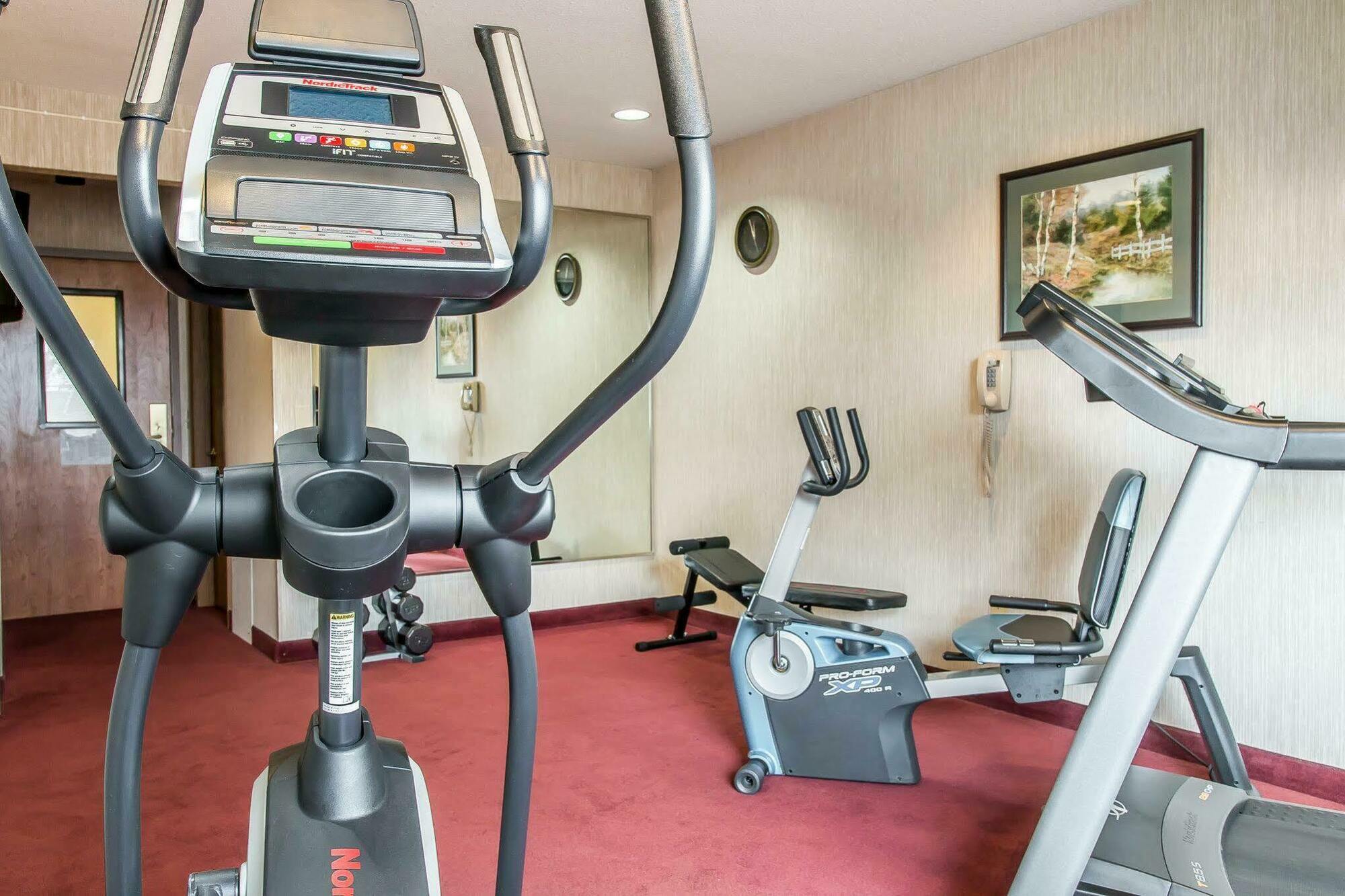 Quality Inn Upper Sandusky Екстериор снимка