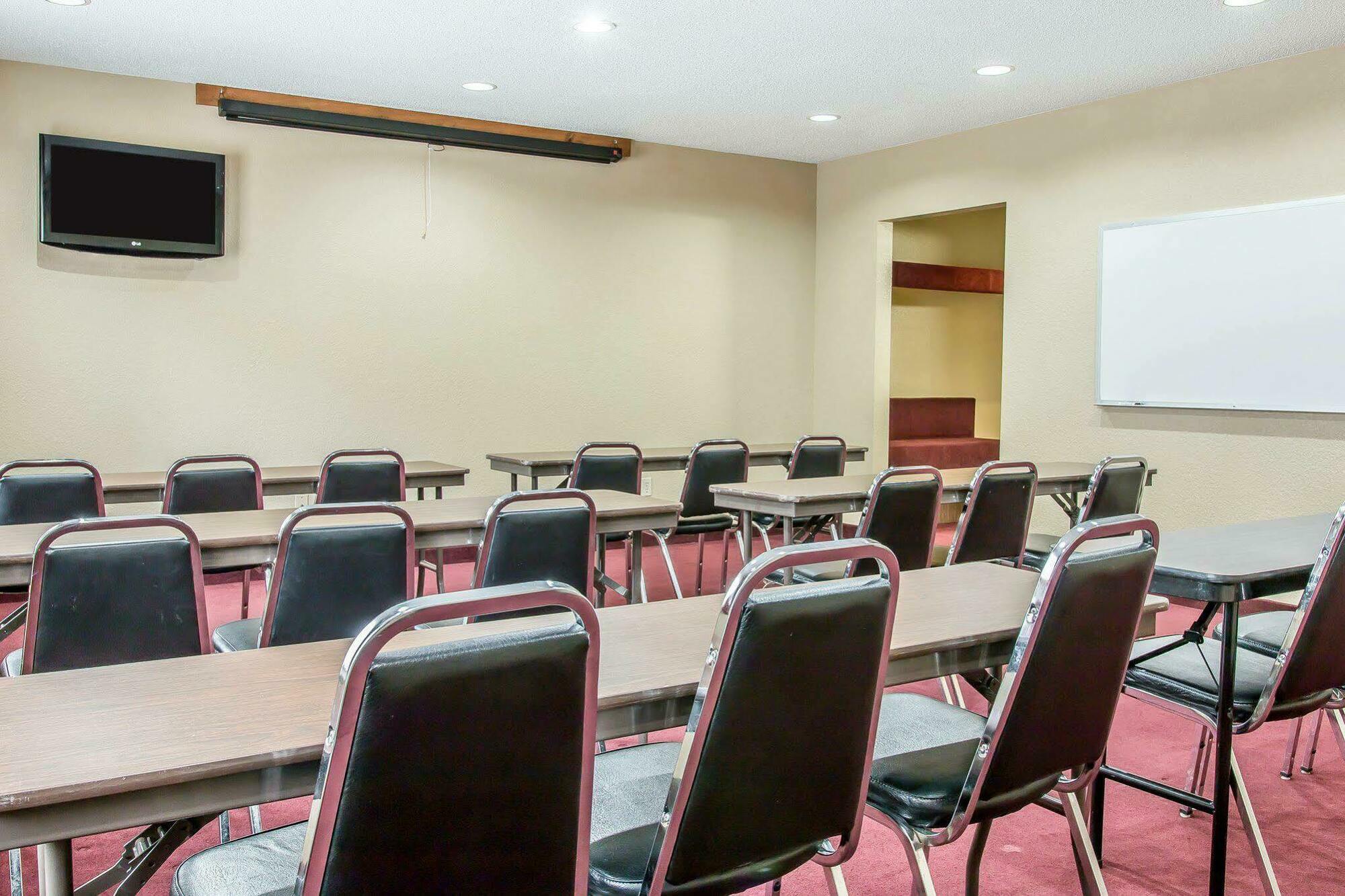 Quality Inn Upper Sandusky Екстериор снимка